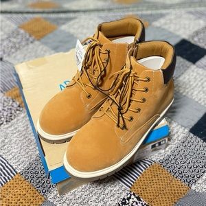 Thereabouts men size 6 tan boots